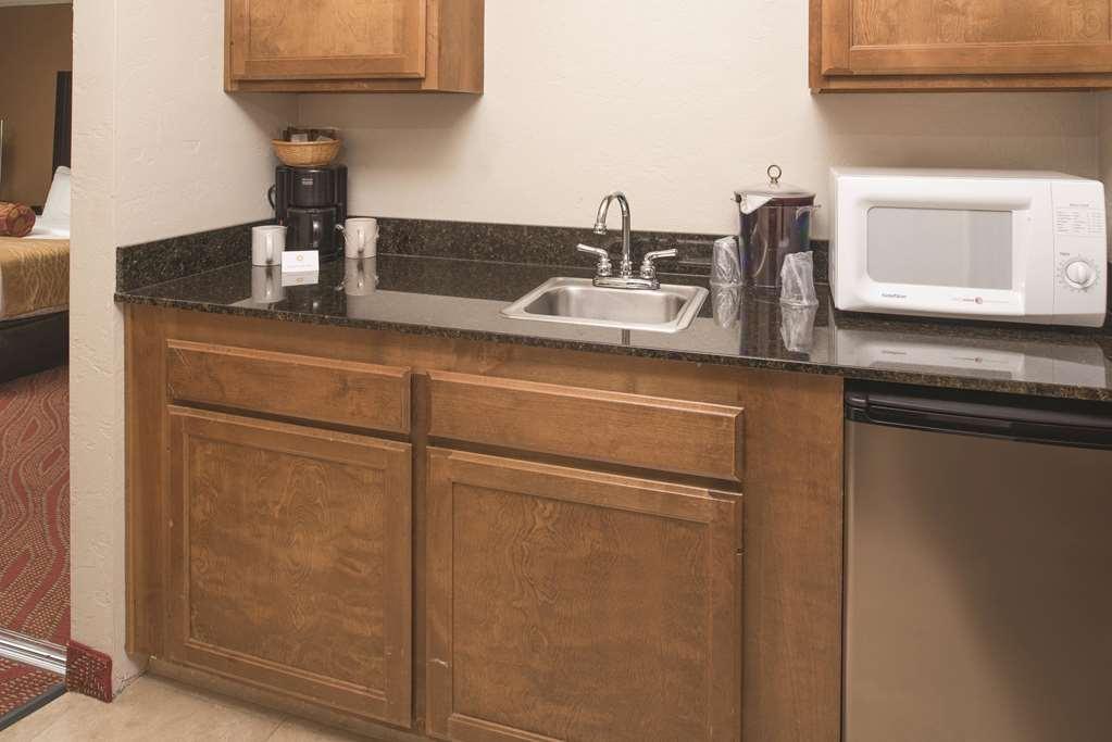 Best Western Plus Parkway Inn Wilsonville Extérieur photo
