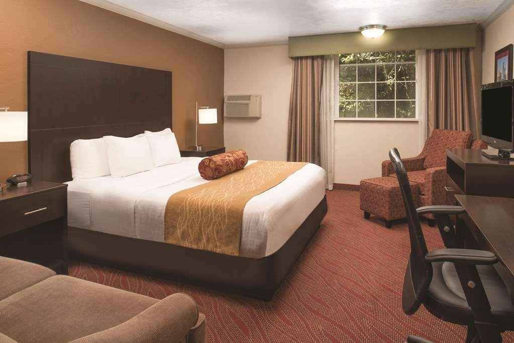 Best Western Plus Parkway Inn Wilsonville Extérieur photo